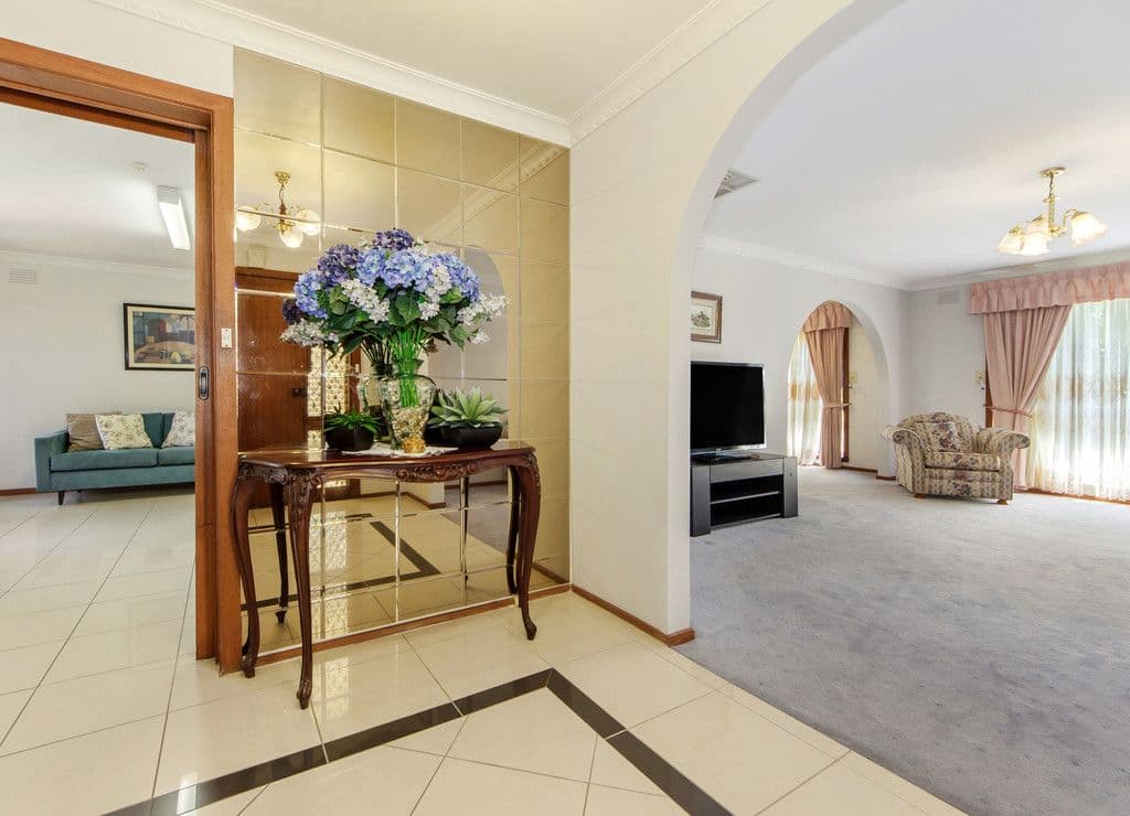 15 Swansea Parade, St Albans VIC 3021, St Albans - Thumbnail 2