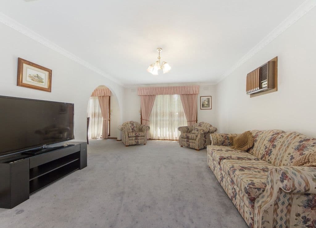 15 Swansea Parade, St Albans VIC 3021, St Albans - Thumbnail 3