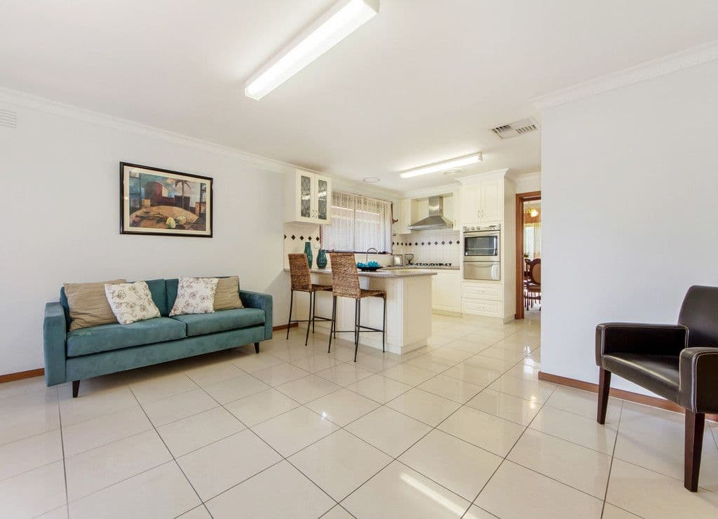 15 Swansea Parade, St Albans VIC 3021, St Albans - Thumbnail 5