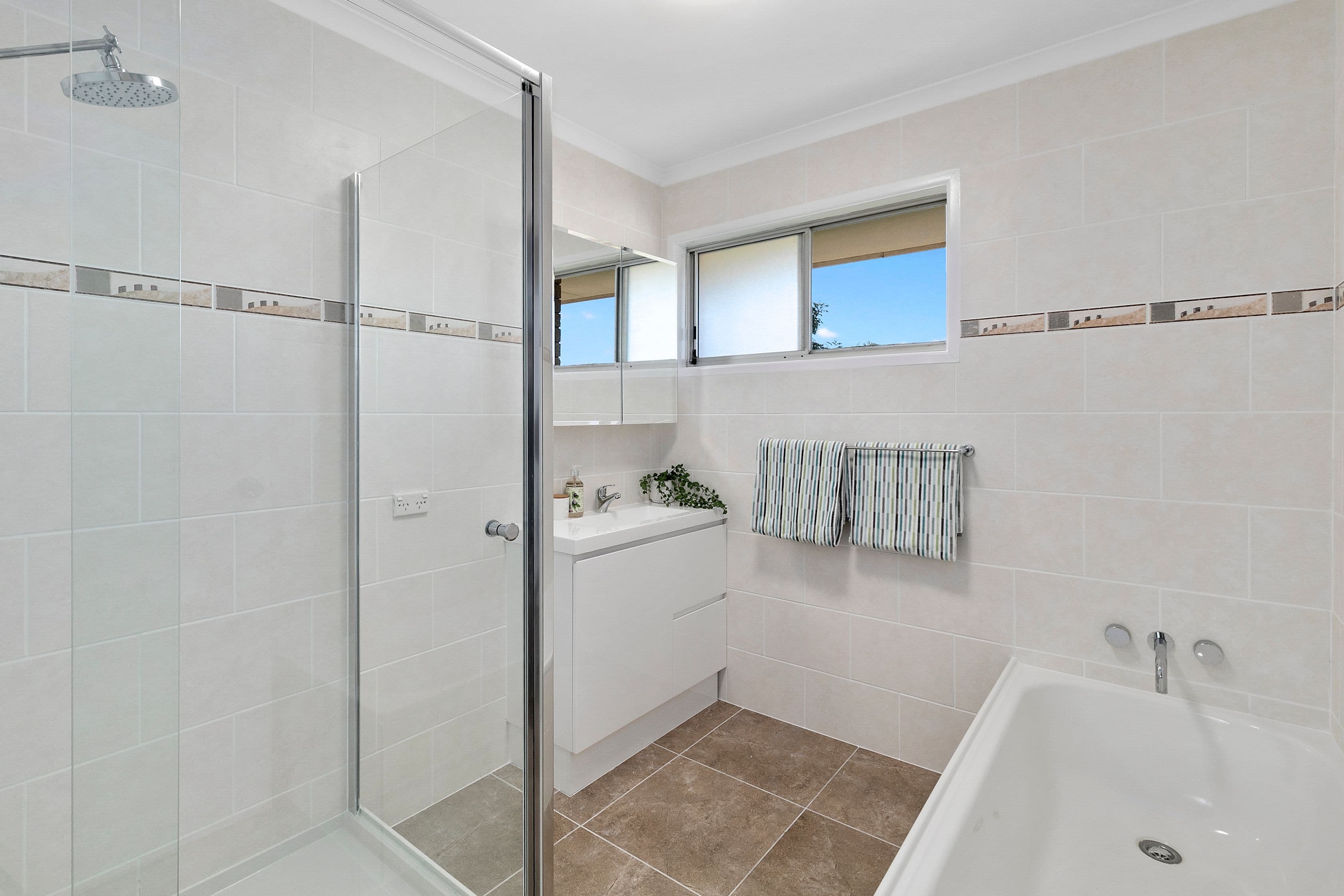 11 Lyrian Street, Manly West QLD 4179, Manly West - Thumbnail 3