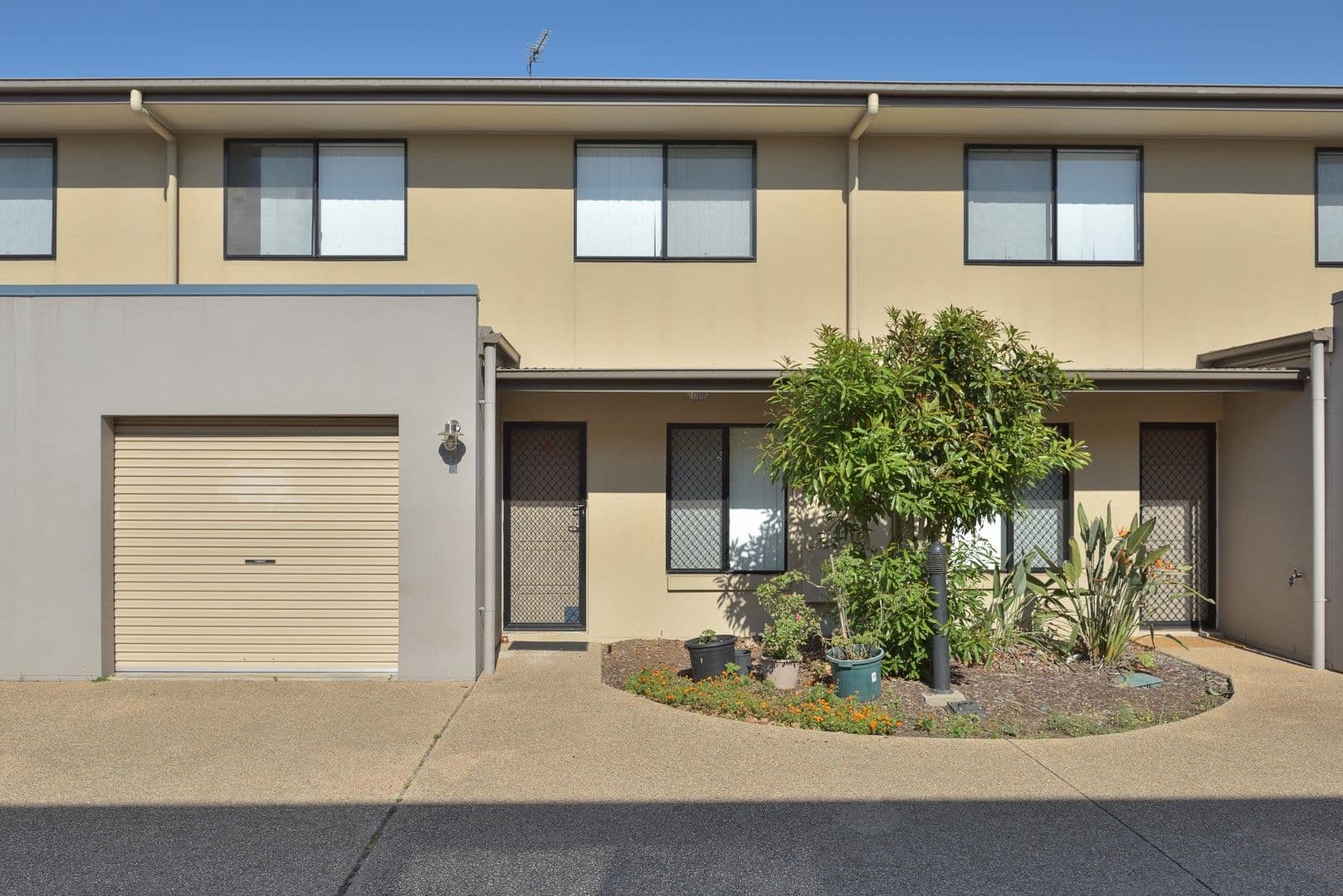 21 Roberts Street, South Gladstone QLD 4680, South Gladstone - Thumbnail 2