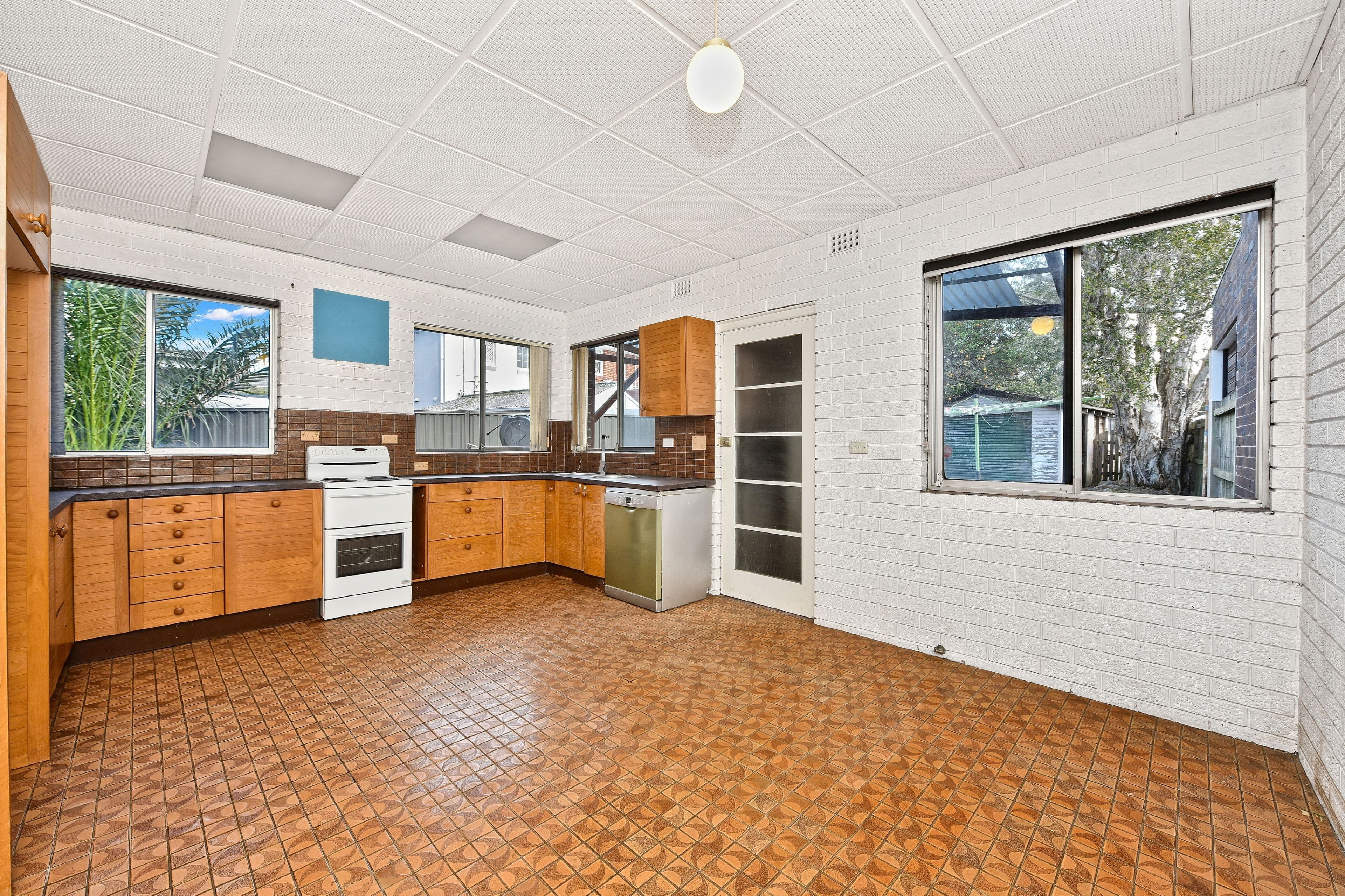 1323 Anzac Parade, Chifley - Thumbnail 2