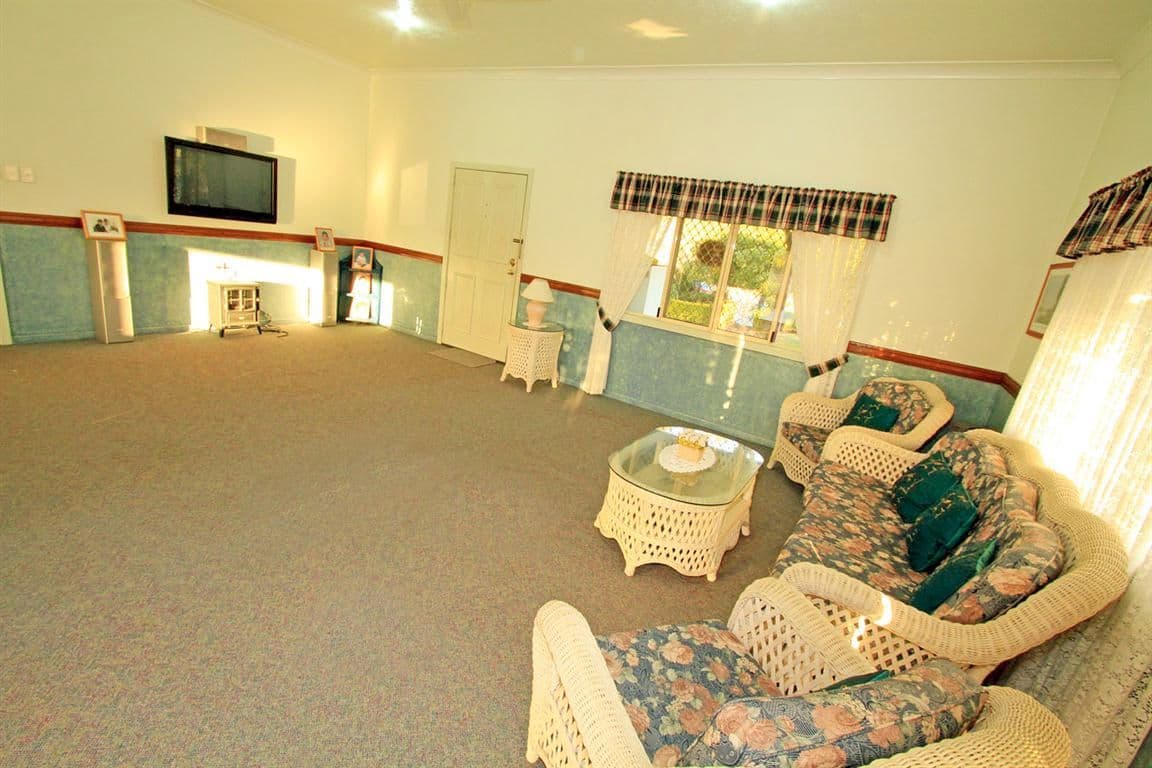 149 Yeppoon Road, PARKHURST QLD 4702, Parkhurst - Thumbnail 6