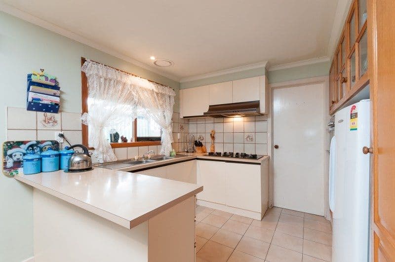 24 Axminster Drive, CRAIGIEBURN VIC 3064, Craigieburn - Thumbnail 2