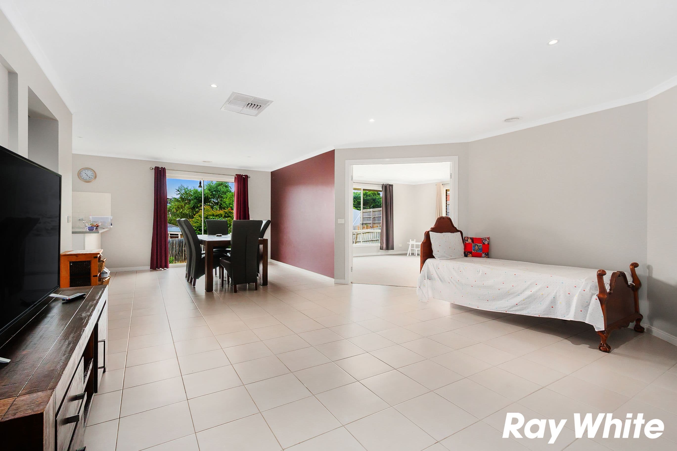48 Dawson Drive, Warragul VIC 3820, Warragul - Thumbnail 4