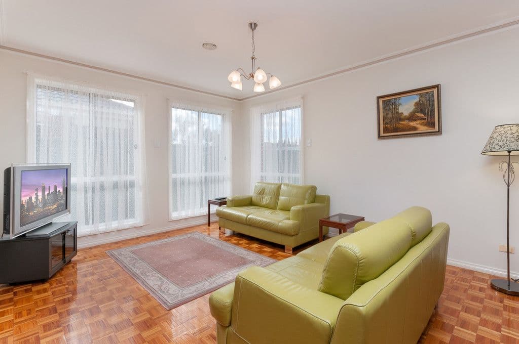 18 Northampton Crescent, Caroline Springs VIC 3023, Caroline Springs - Thumbnail 4