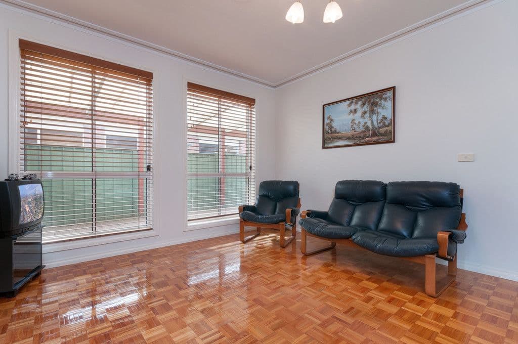 18 Northampton Crescent, Caroline Springs VIC 3023, Caroline Springs - Thumbnail 5