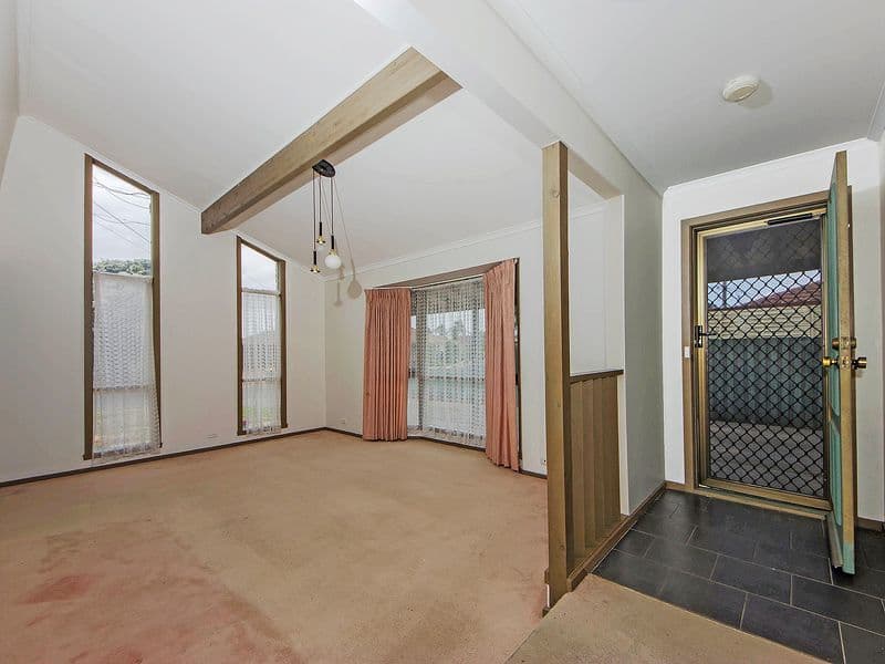 21 ILUKA Drive, Werribee VIC 3030, Werribee - Thumbnail 2