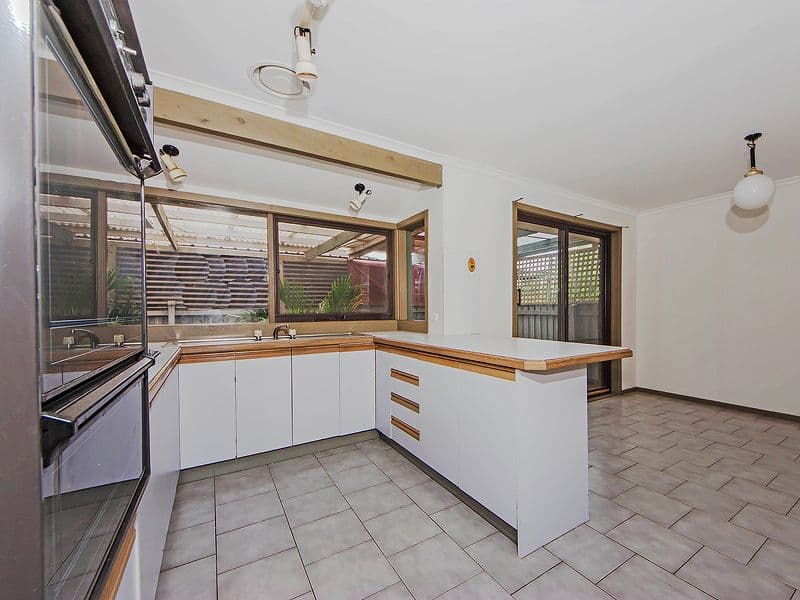 21 ILUKA Drive, Werribee VIC 3030, Werribee - Thumbnail 6
