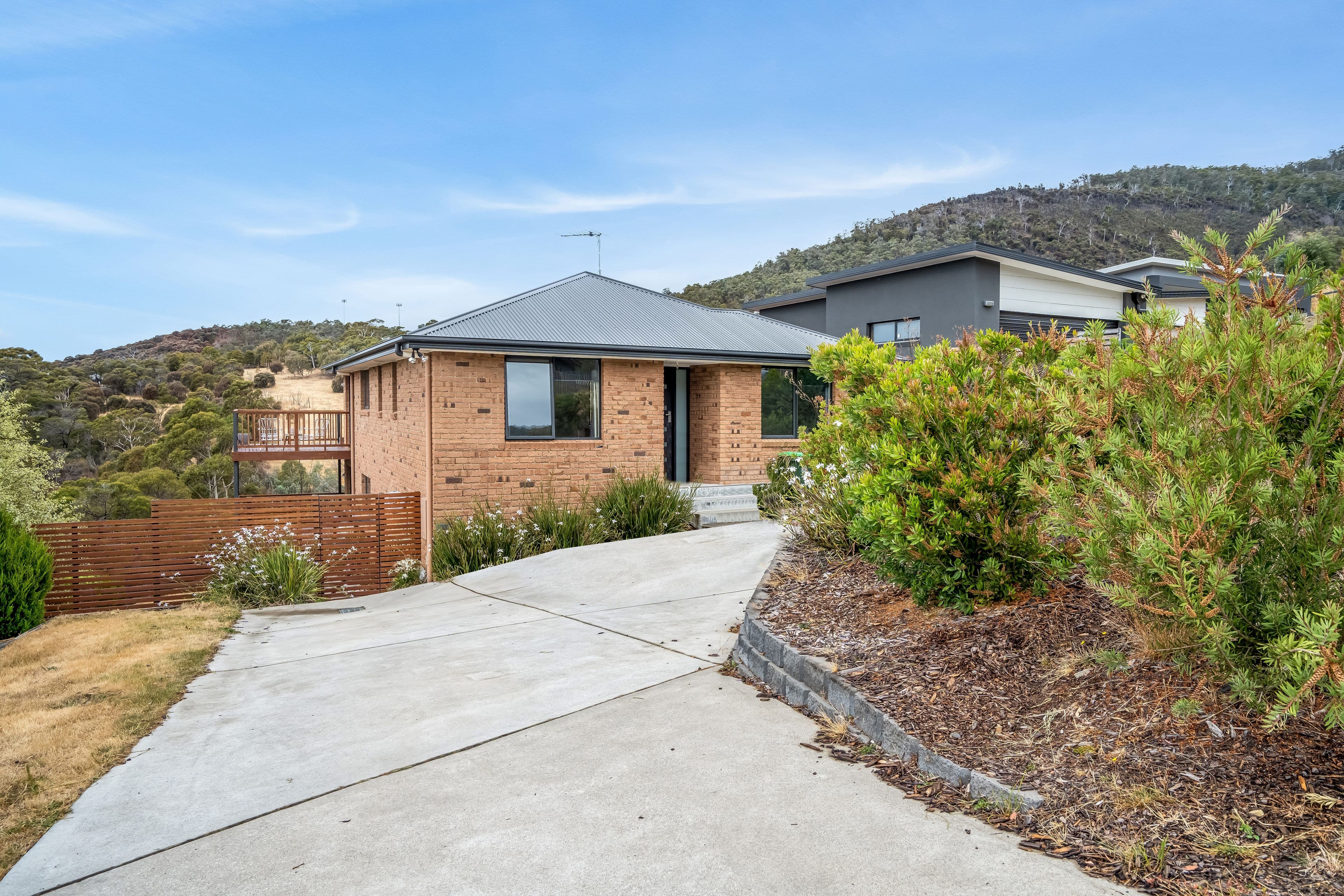27 Wallcrest Road, Berriedale TAS 7011, Berriedale - Thumbnail 2