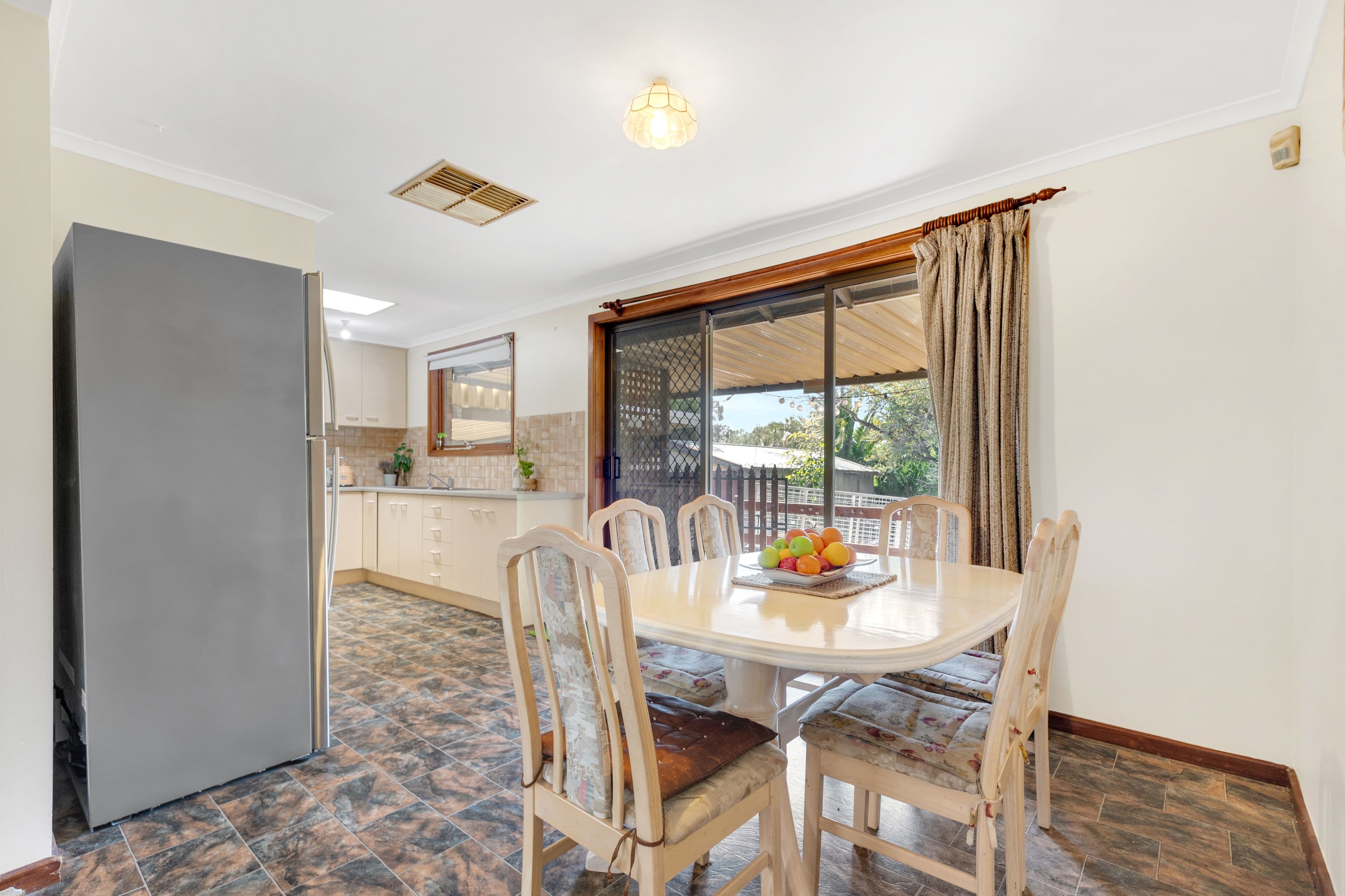 24 Conmurra Court, Craigmore SA 5114, Craigmore - Thumbnail 5