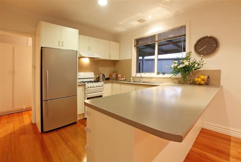 9 Gabonia Avenue, WATSONIA VIC 3087, Watsonia - Thumbnail 2