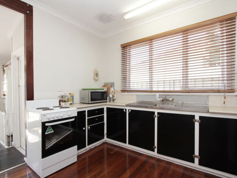 147 Knutsford Avenue, RIVERVALE WA 6103, Rivervale - Thumbnail 2