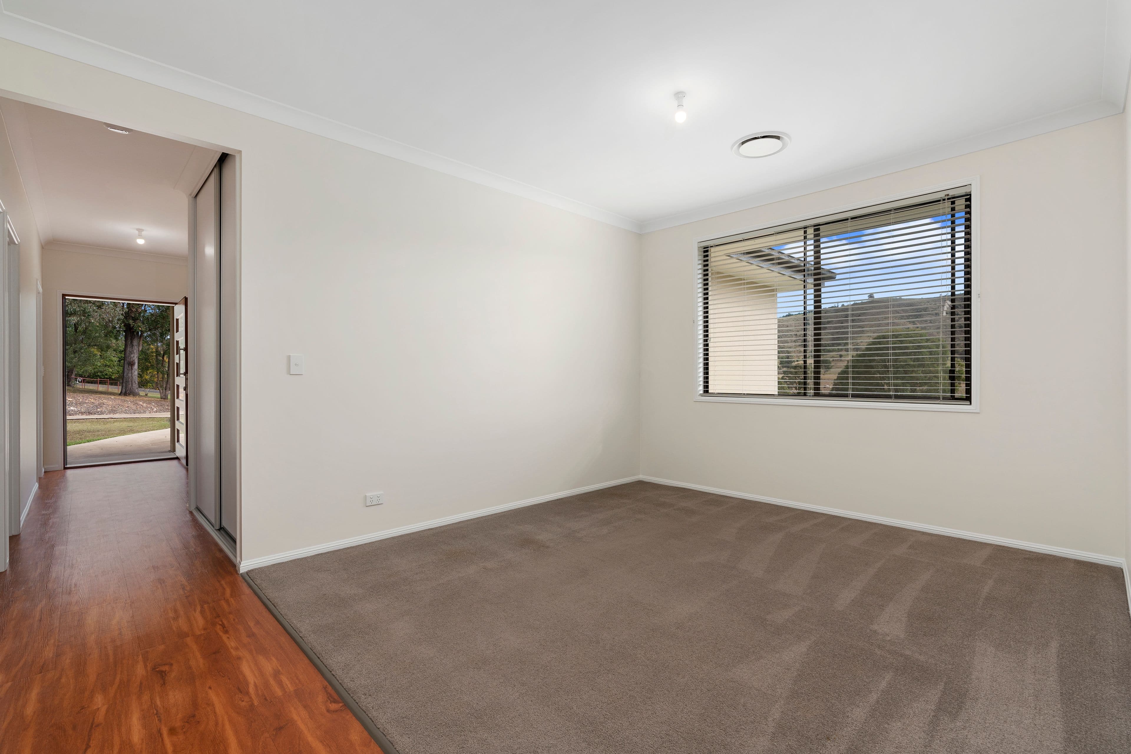 8 WALKER Court, Hazeldean QLD 4515, Hazeldean - Thumbnail 3
