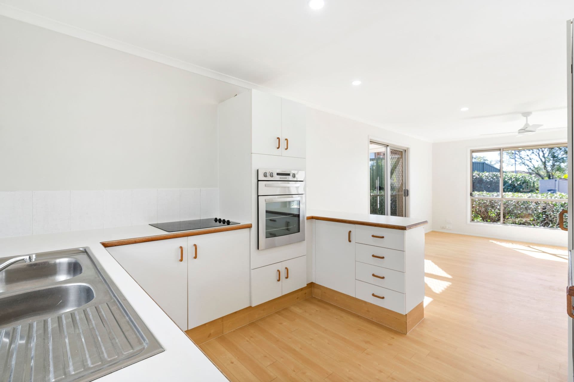 26 Zinnea Street, Elanora QLD 4221, Elanora - Thumbnail 5