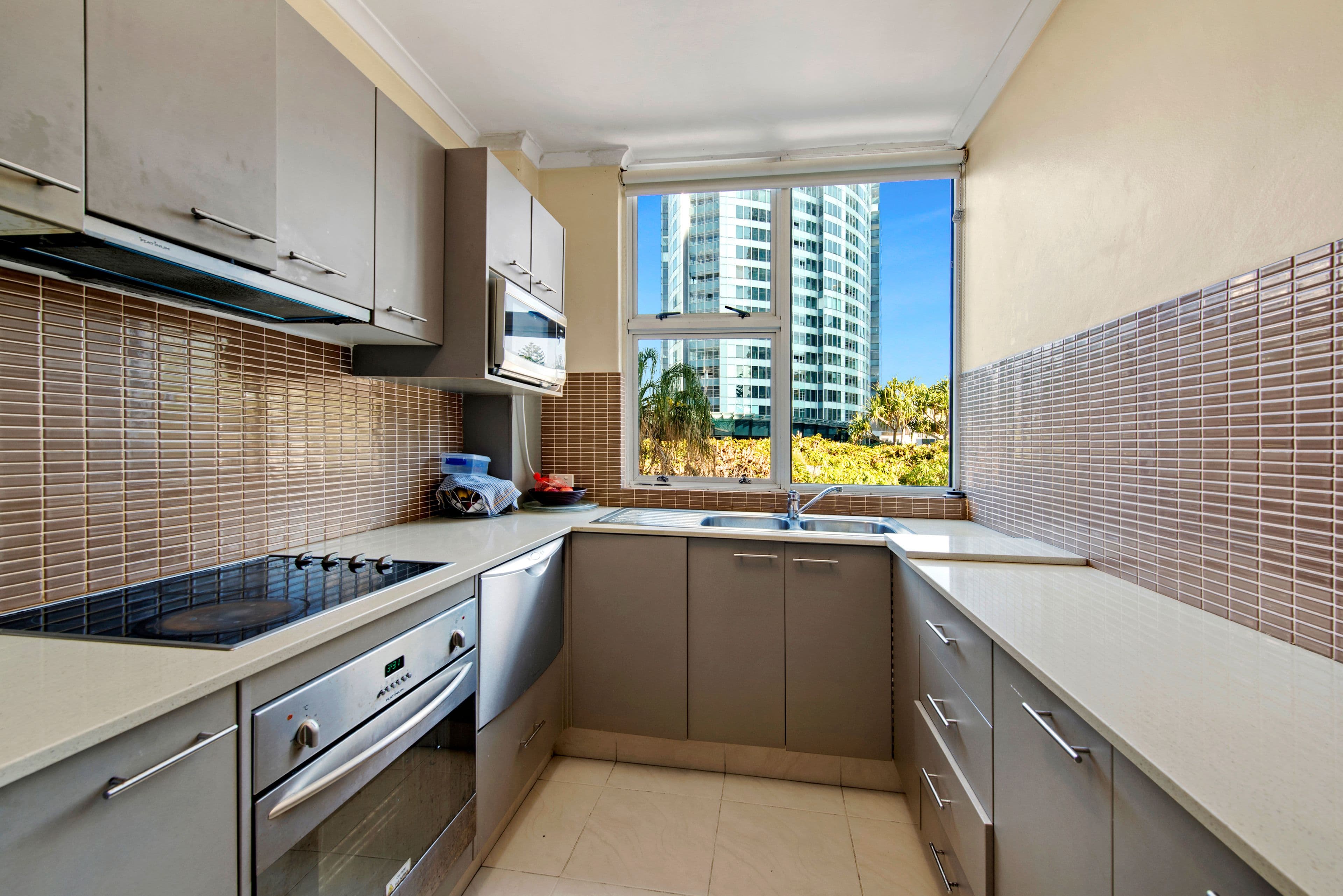 4 Clifford Street, Surfers Paradise QLD 4217, Surfers Paradise - Thumbnail 4