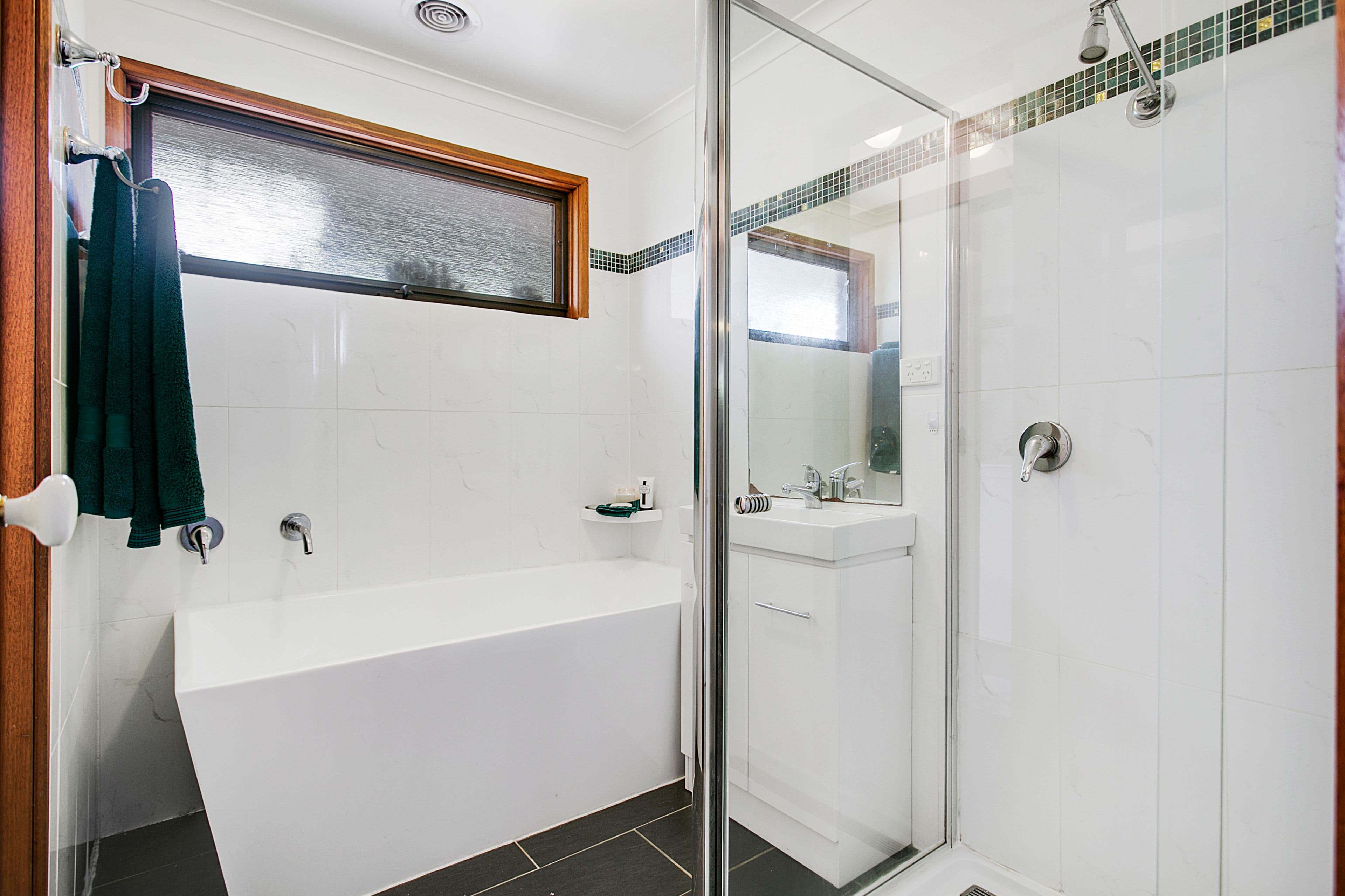 184 Heatherhill Road, Frankston VIC 3199, Frankston - Thumbnail 6