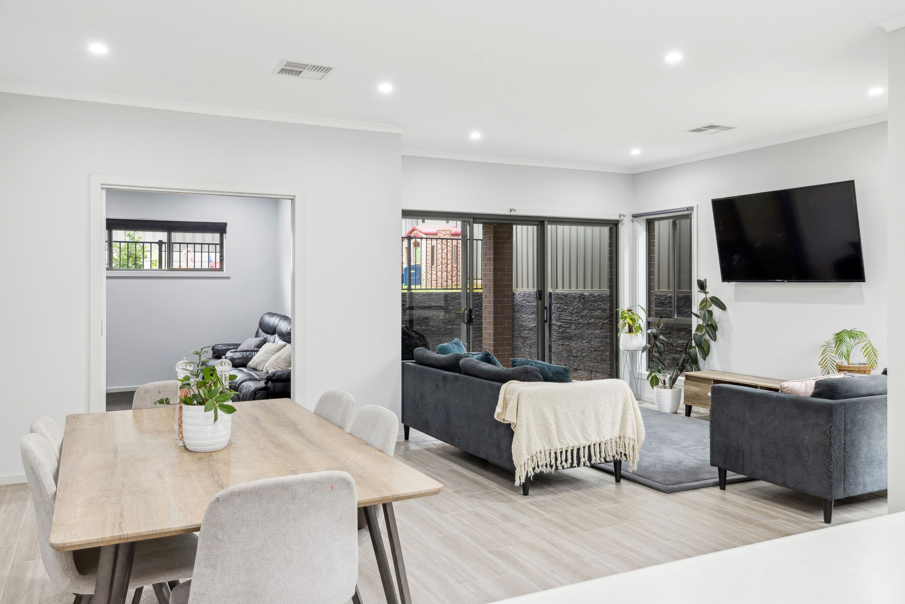 10 Le Hunte Road, Seaford Heights SA 5169, Seaford Heights - Thumbnail 3