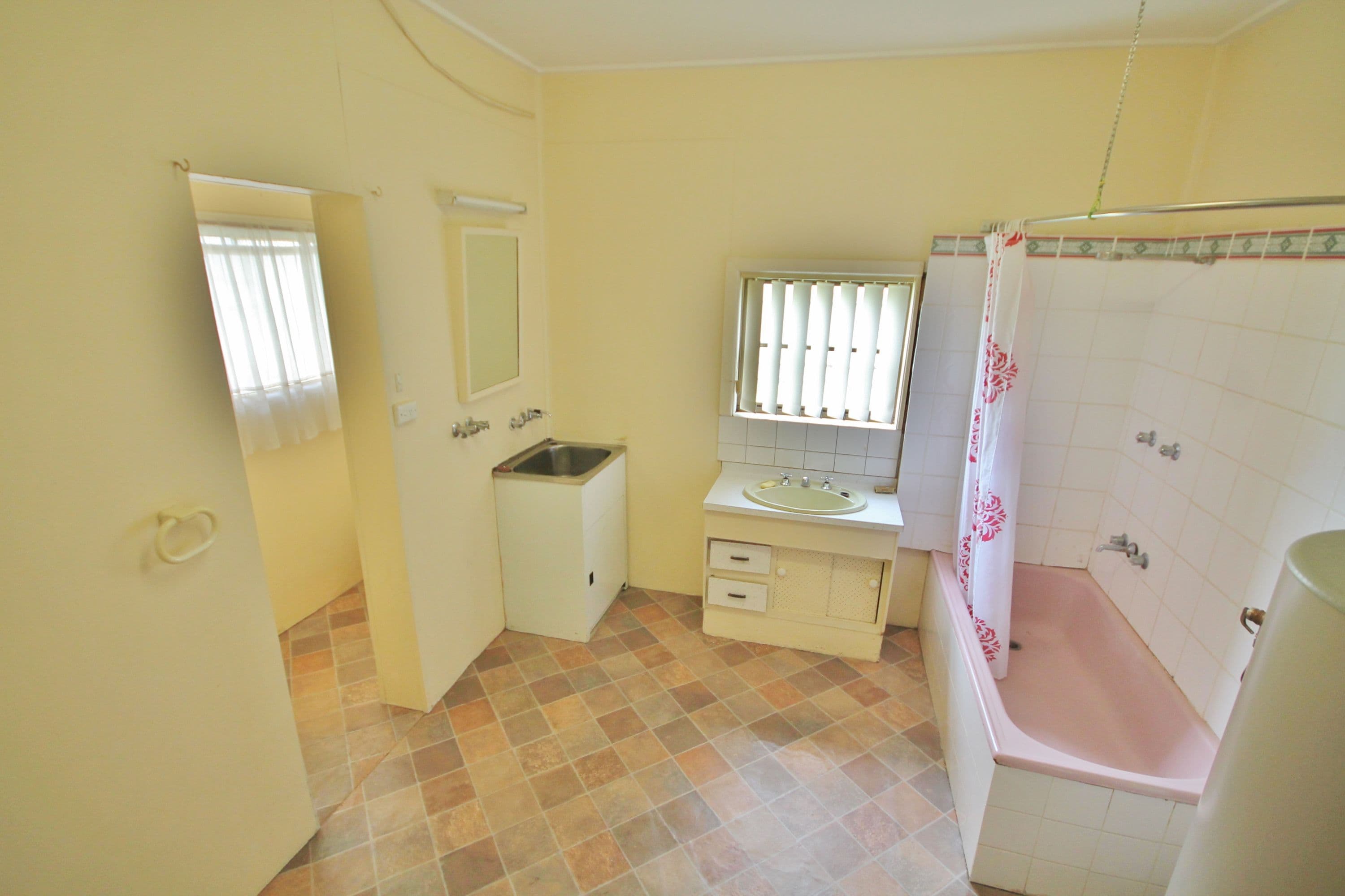 6 Willawong Street, Young - Thumbnail 3