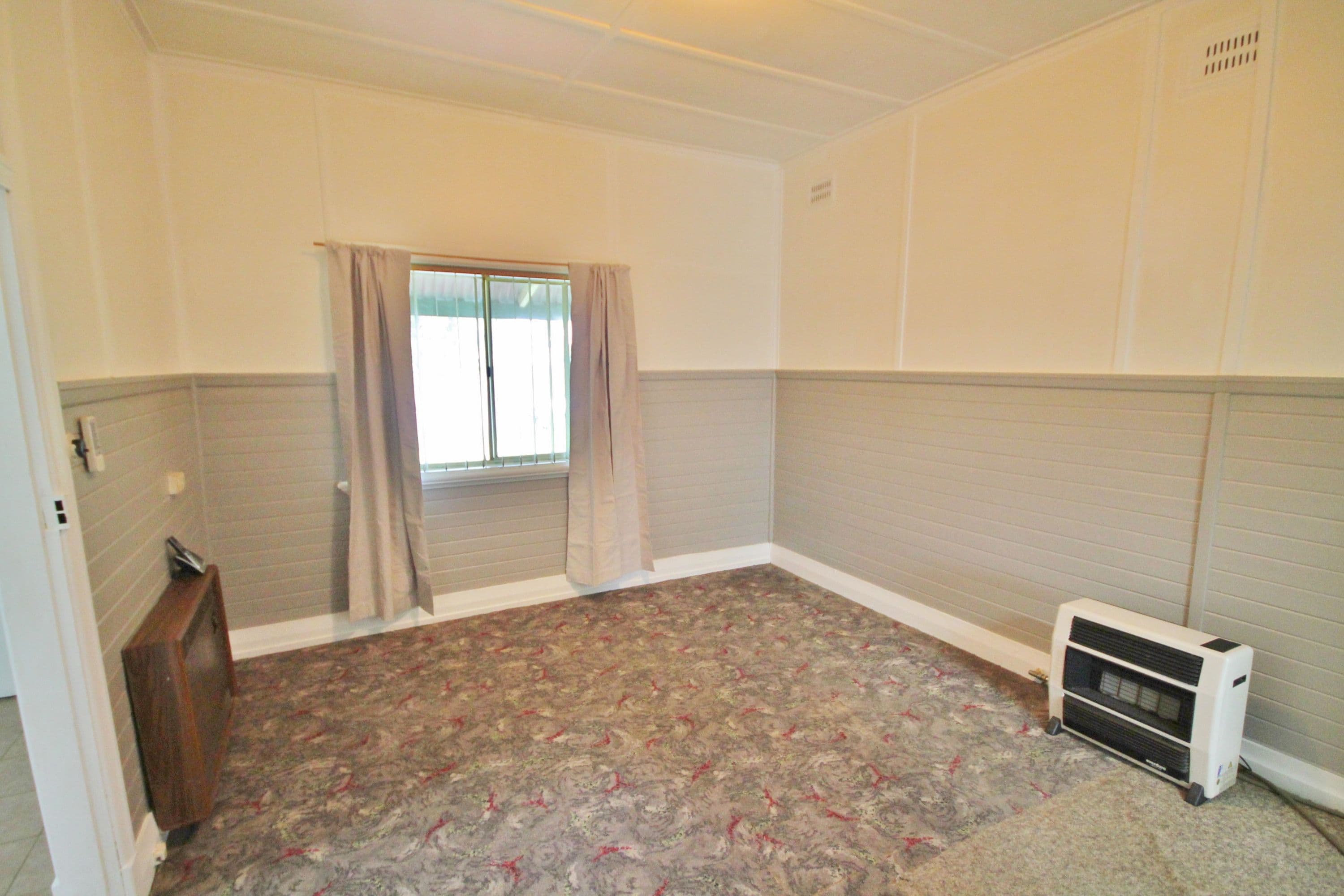 6 Willawong Street, Young - Thumbnail 4