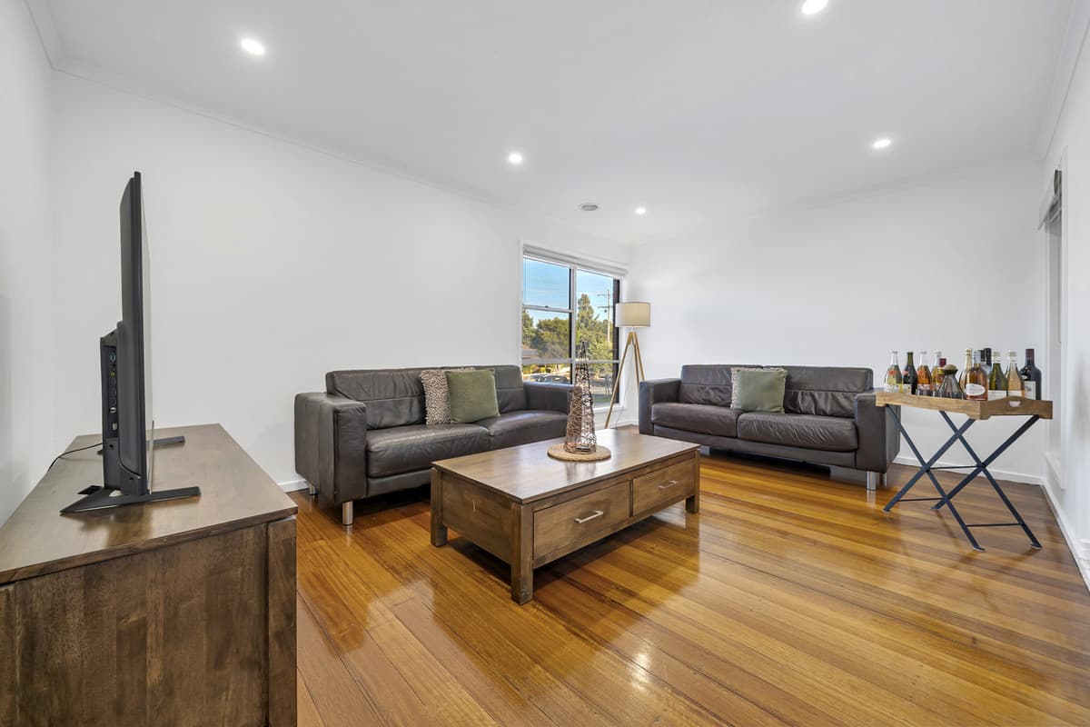 85 Erinbank Crescent, Westmeadows VIC, Westmeadows - Thumbnail 4