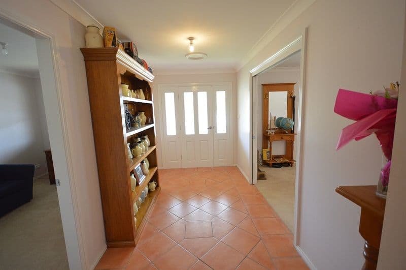 121 Taragala Street, COWRA NSW 2794, Cowra - Thumbnail 2