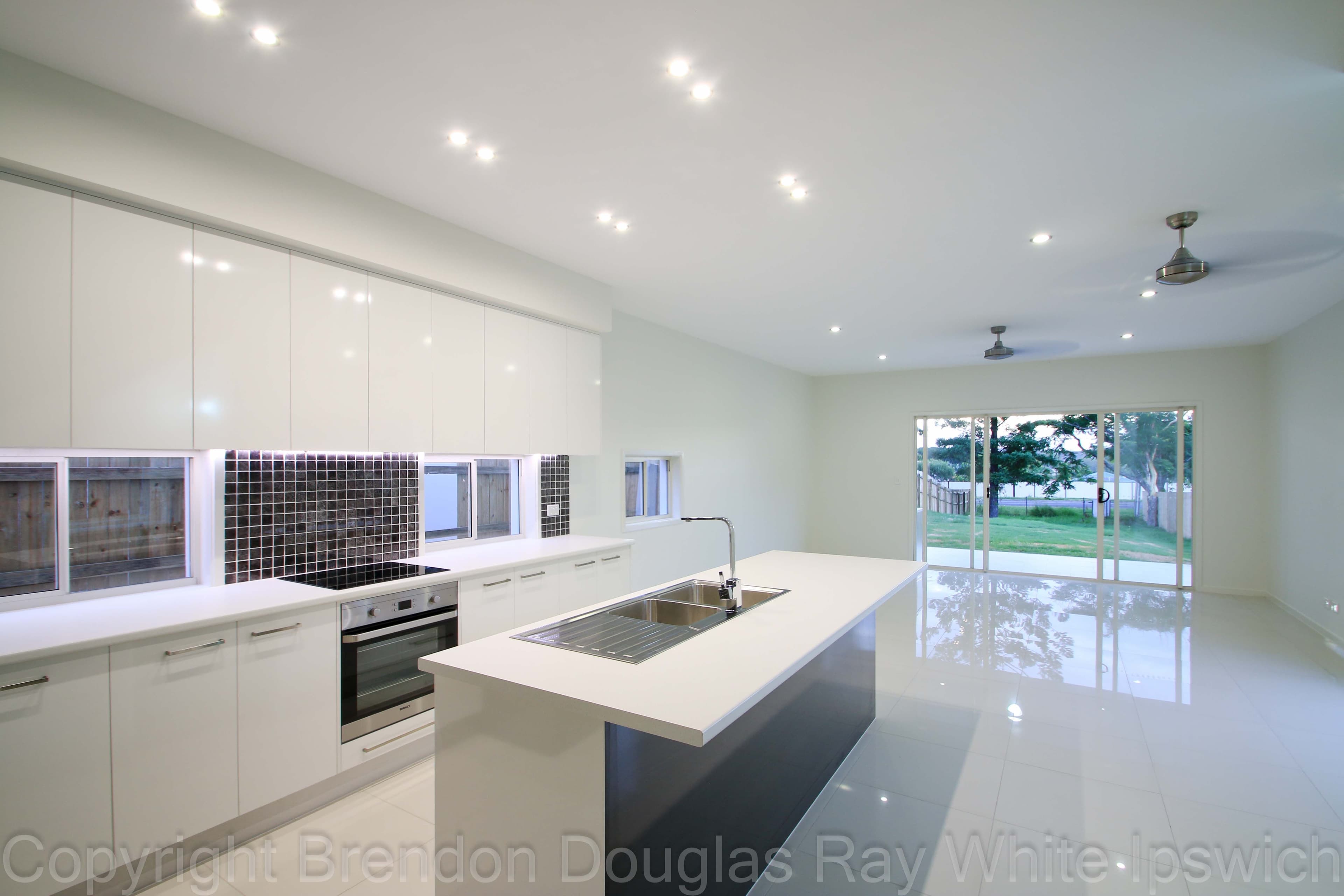 6b Willow Road West, Redbank Plains QLD 4301, Redbank Plains - Thumbnail 3