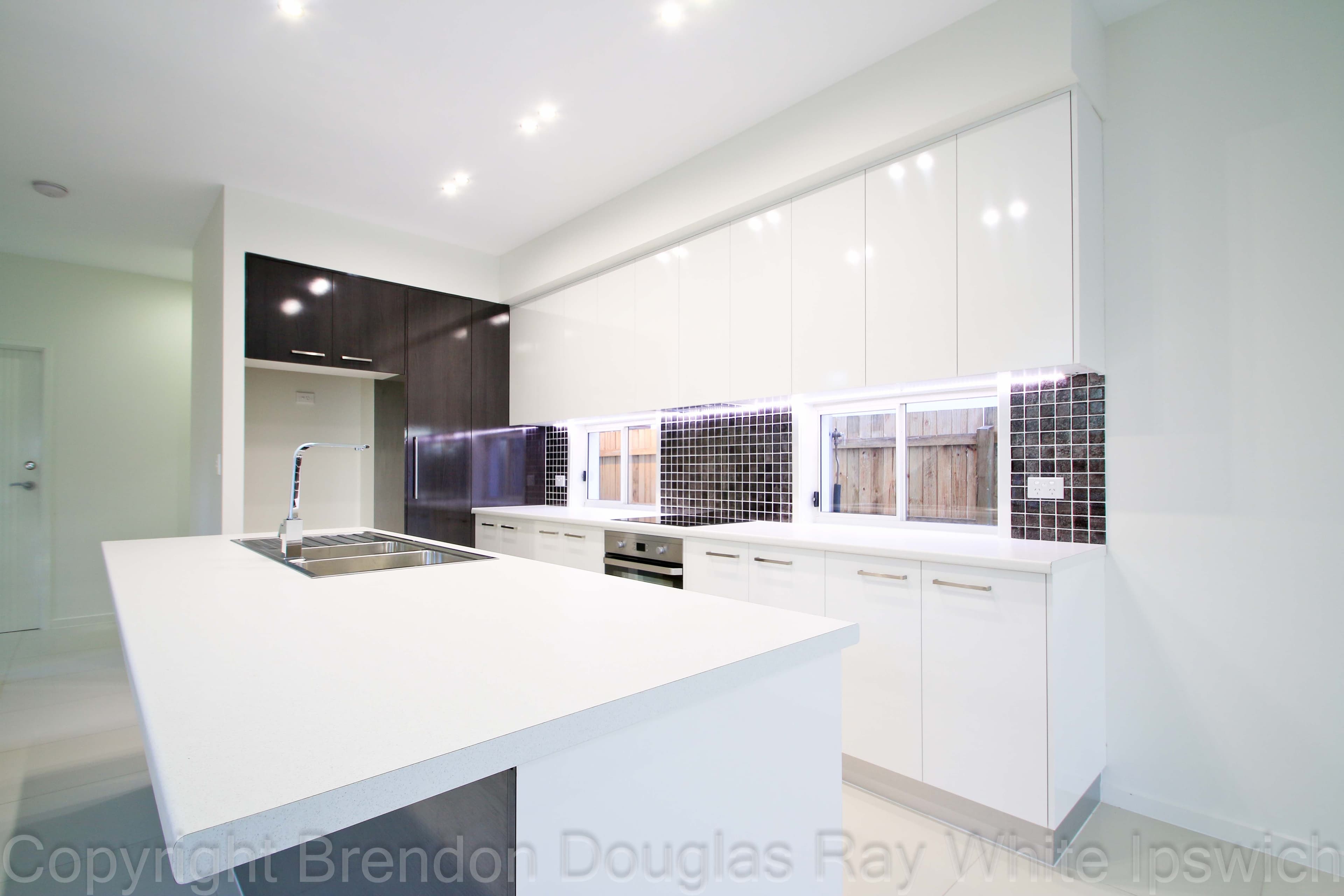 6b Willow Road West, Redbank Plains QLD 4301, Redbank Plains - Thumbnail 4