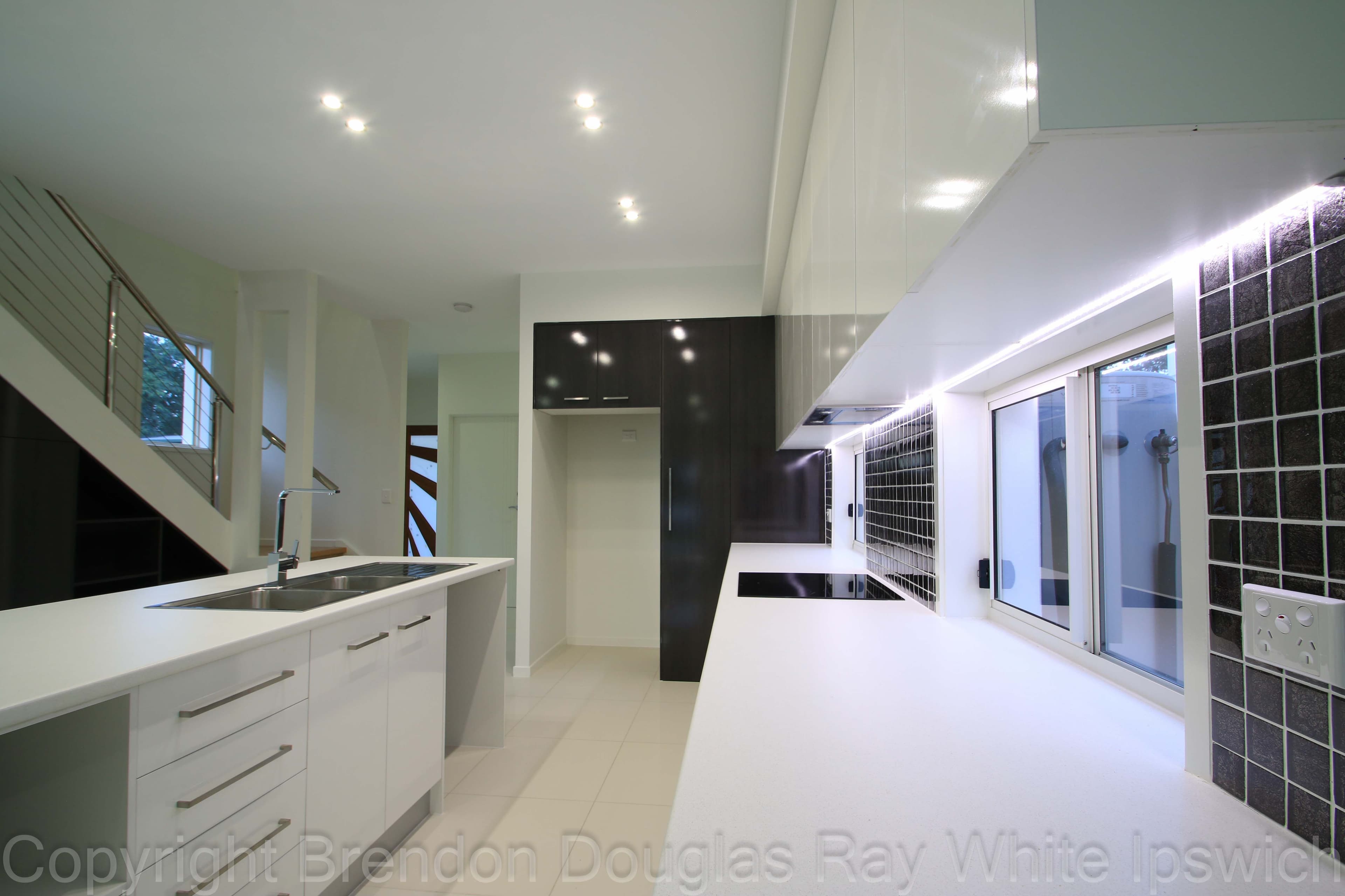 6b Willow Road West, Redbank Plains QLD 4301, Redbank Plains - Thumbnail 5