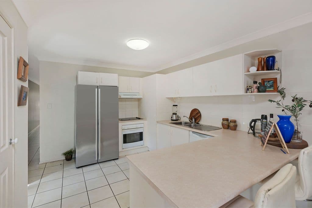 24 Terrigal Crescent, Southport QLD 4215, Southport - Thumbnail 3