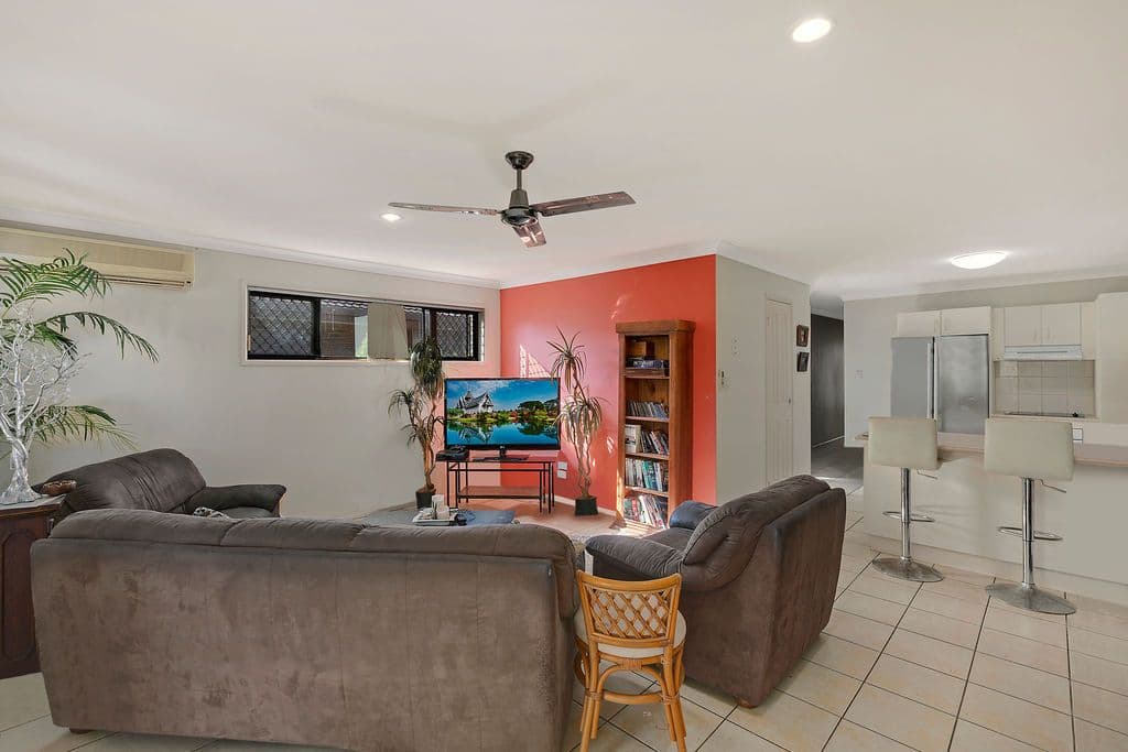 24 Terrigal Crescent, Southport QLD 4215, Southport - Thumbnail 4