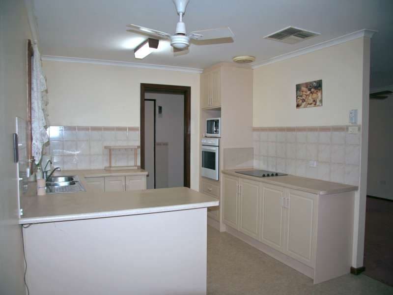 2 Yaldara Road, PARALOWIE SA 5108, Paralowie - Thumbnail 2