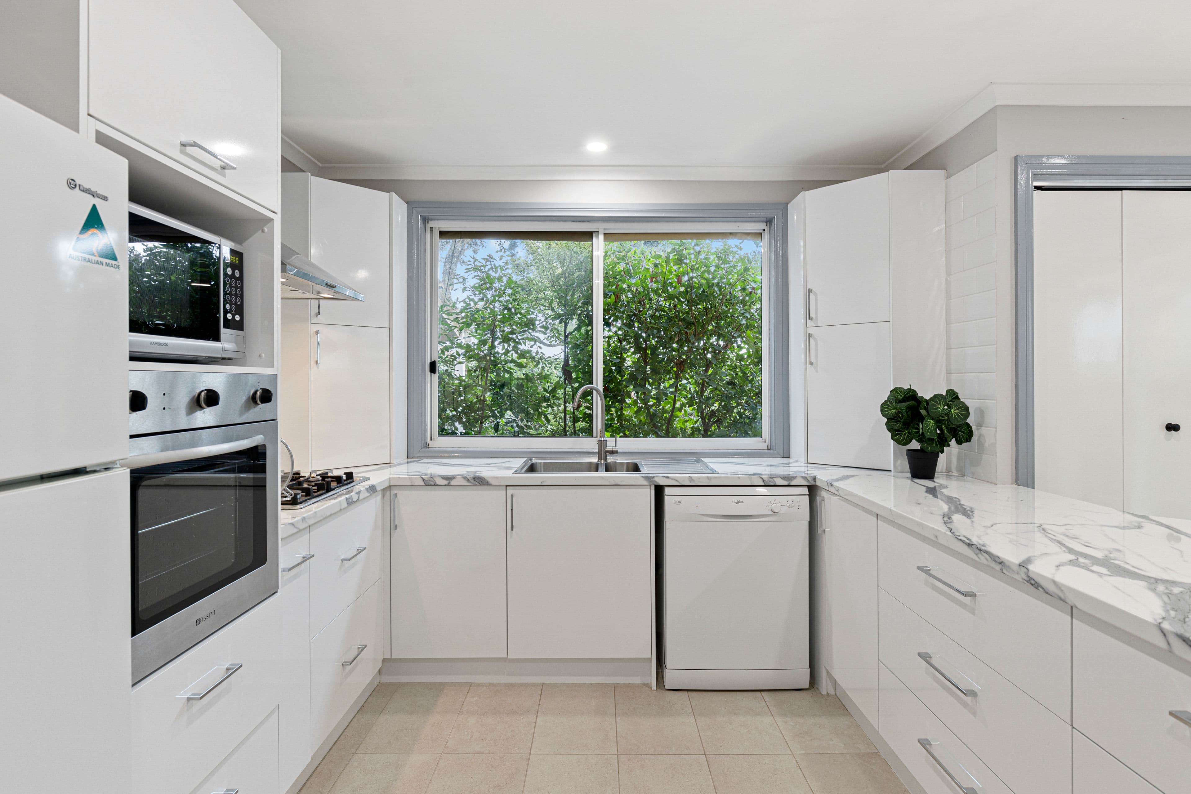 16 White Avenue, Bayswater North VIC 3153, Bayswater North - Thumbnail 3