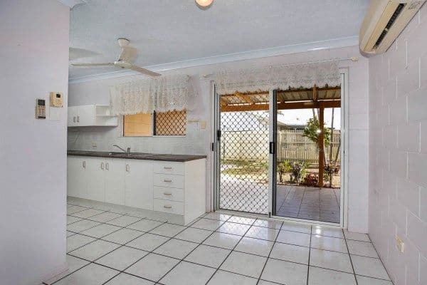 13 Lyndhurst Street, MOUNT LOUISA QLD 4814, Mount Louisa - Thumbnail 3