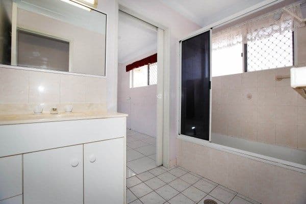13 Lyndhurst Street, MOUNT LOUISA QLD 4814, Mount Louisa - Thumbnail 7