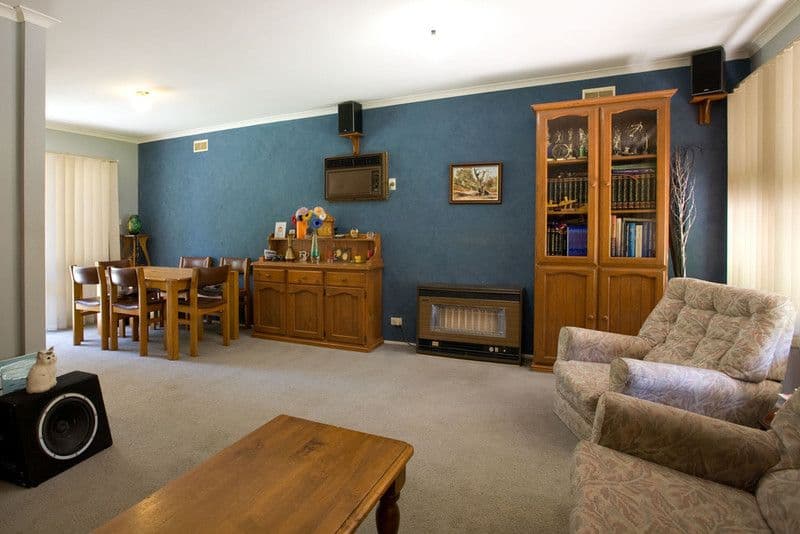 65 Croydondale Drive, MOOROOLBARK VIC 3138, Mooroolbark - Thumbnail 2