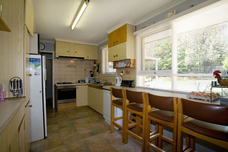 65 Croydondale Drive, MOOROOLBARK VIC 3138, Mooroolbark - Thumbnail 3