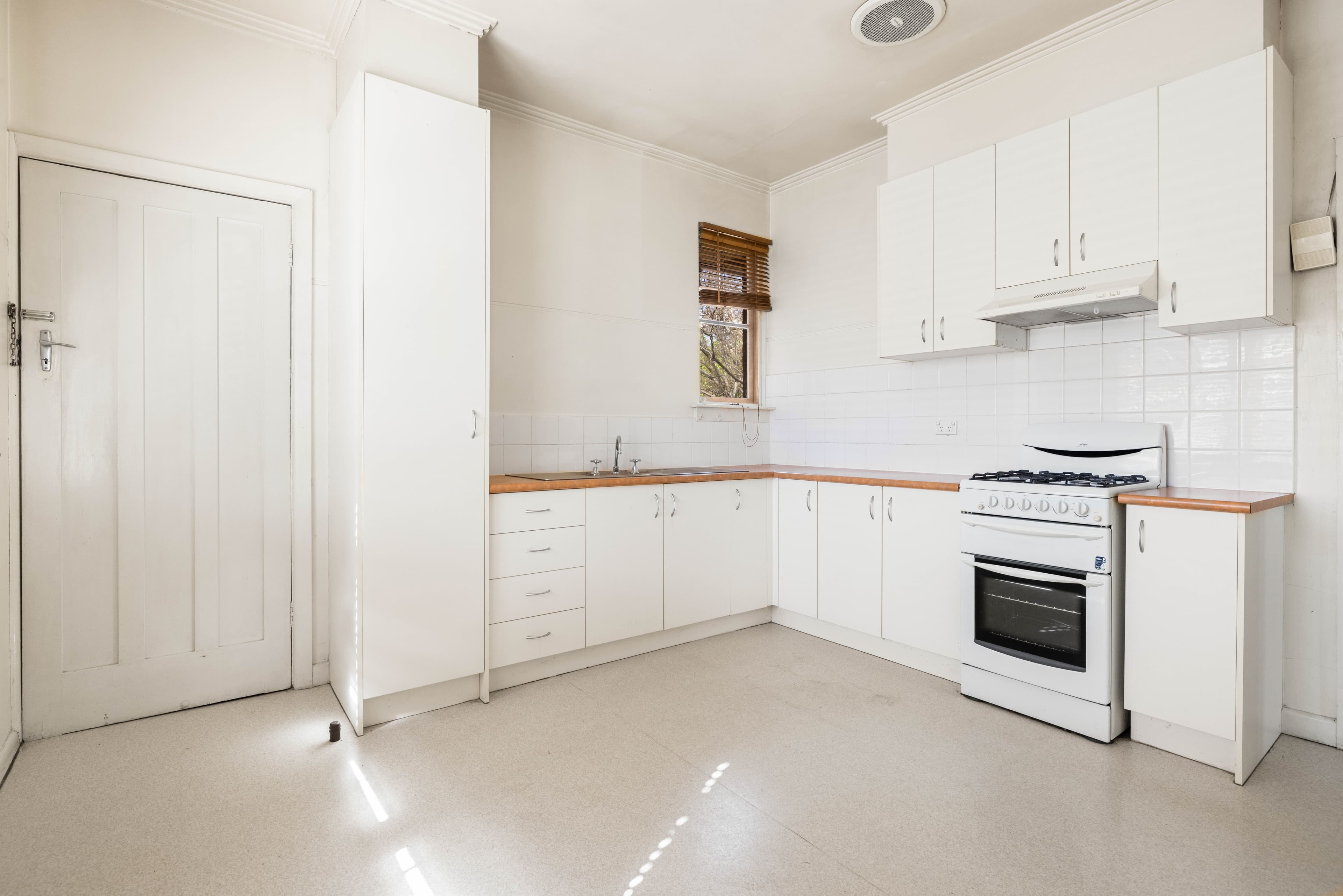 18 Whitton Parade, Coburg North VIC 3058, Coburg North - Thumbnail 3