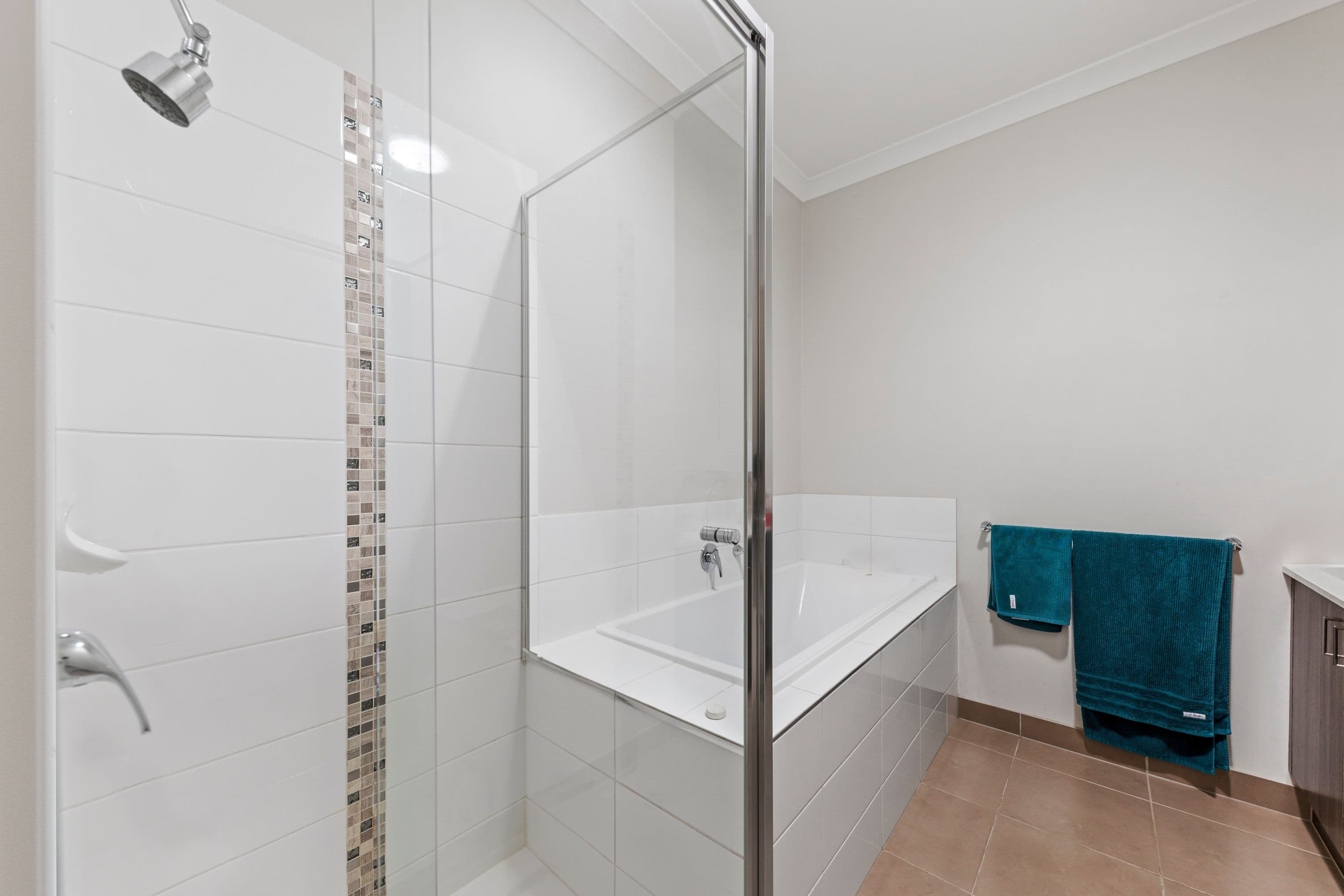 12 Grandvue Boulevard, Pakenham VIC 3810, Pakenham - Thumbnail 8