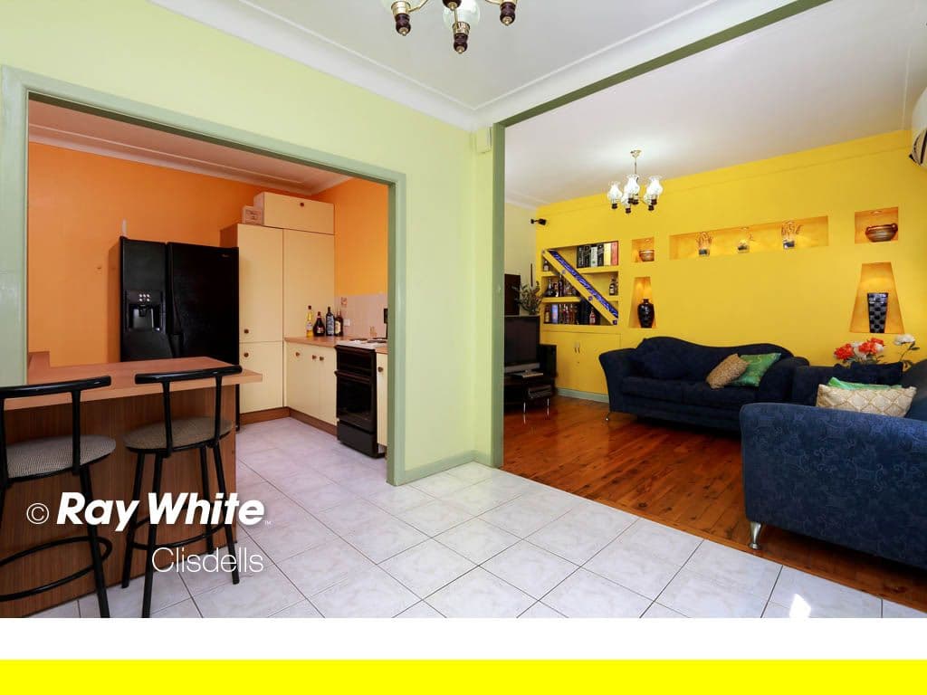10 Rosebank Avenue, KINGSGROVE NSW 2208, Kingsgrove - Thumbnail 2