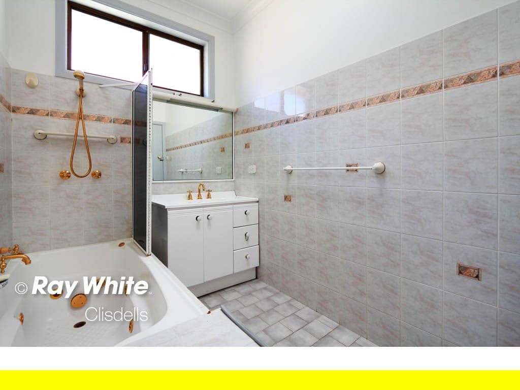 10 Rosebank Avenue, KINGSGROVE NSW 2208, Kingsgrove - Thumbnail 4