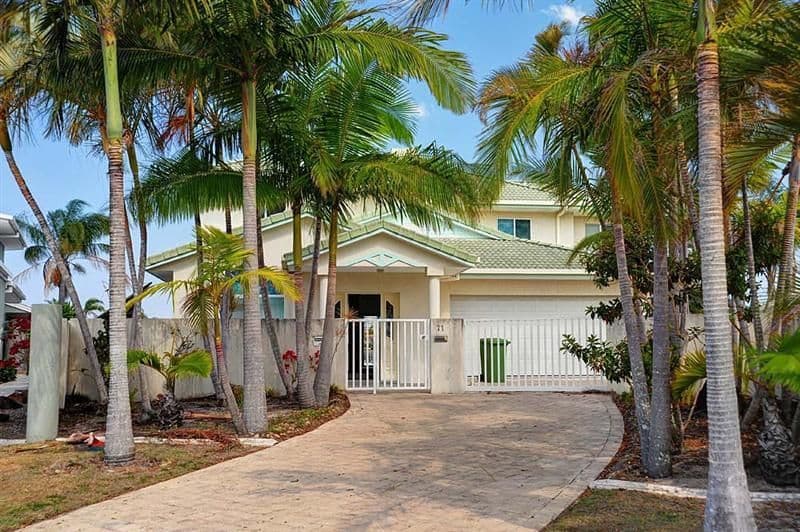 71 Cockleshell Court, RUNAWAY BAY QLD 4216, Runaway Bay - Thumbnail 2