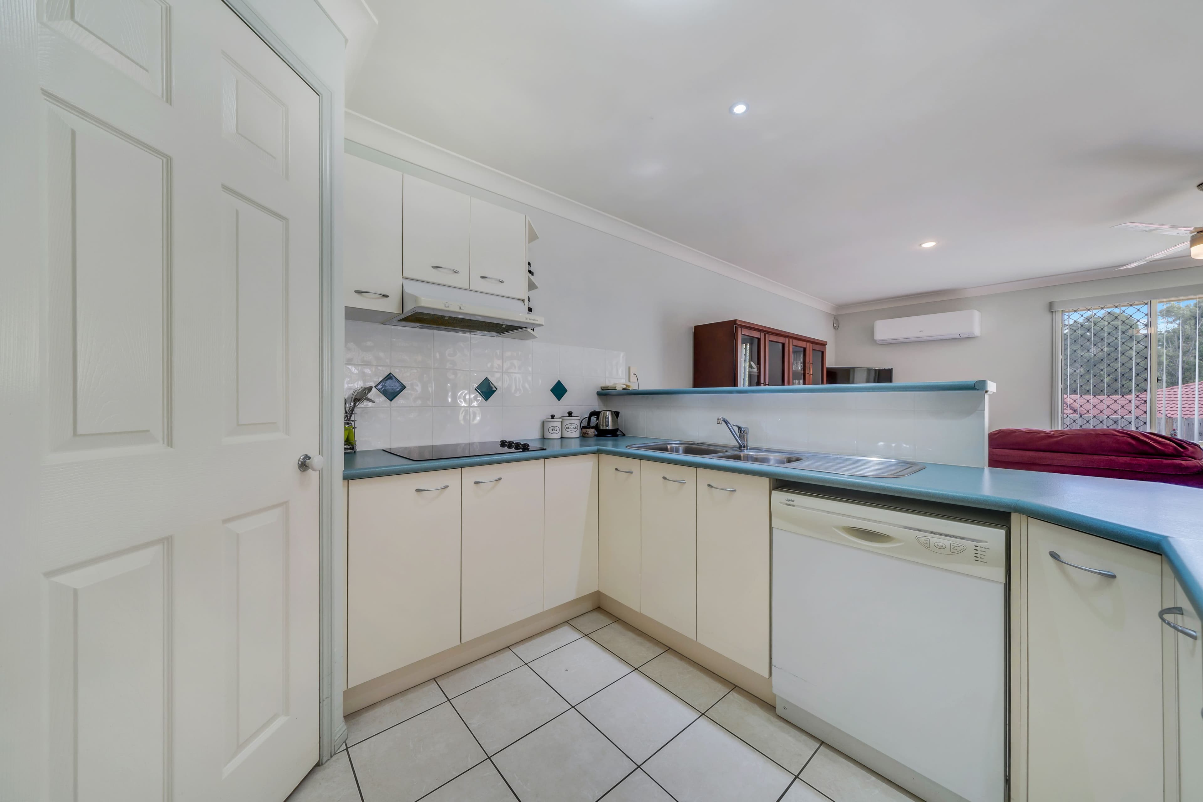 38 Vedders Drive, Heritage Park QLD 4118, Heritage Park - Thumbnail 4