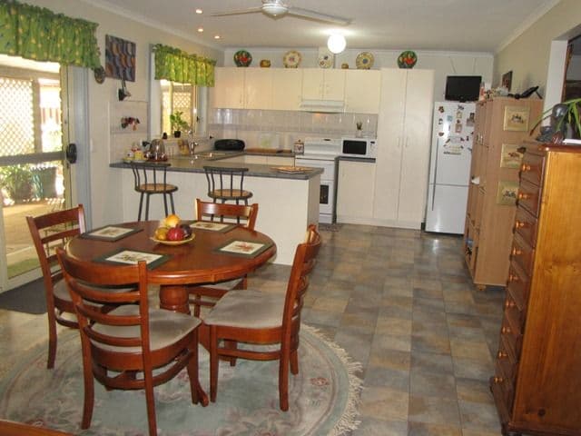 4 Nalara Avenue, LOXTON SA 5333, Loxton - Thumbnail 2