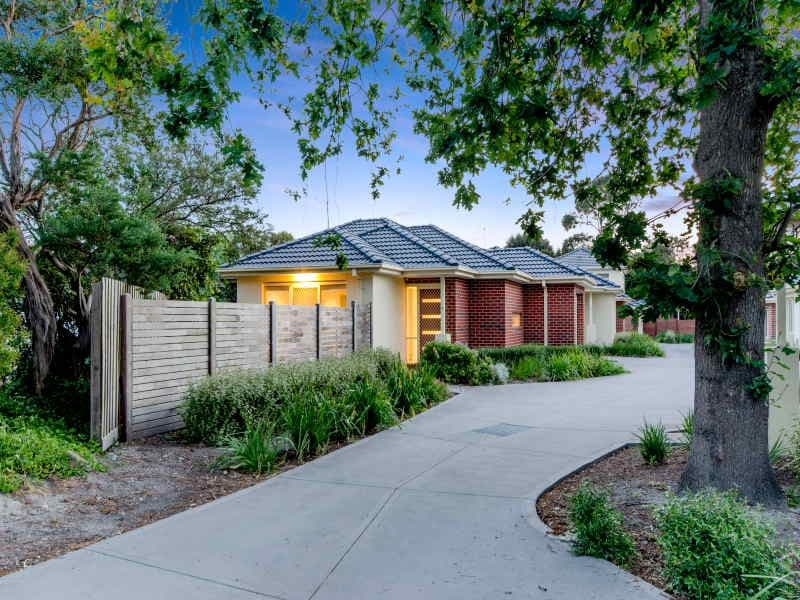 30 Gairloch Drive, FRANKSTON VIC 3199, Frankston - Image 1