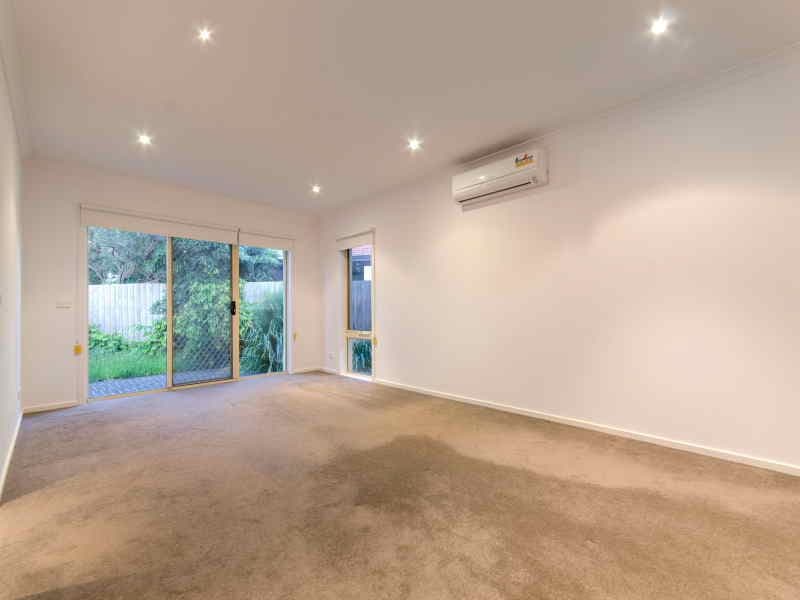 30 Gairloch Drive, FRANKSTON VIC 3199, Frankston - Thumbnail 3