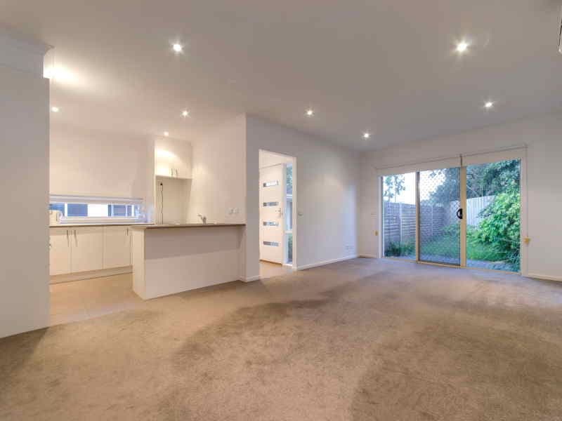 30 Gairloch Drive, FRANKSTON VIC 3199, Frankston - Thumbnail 4