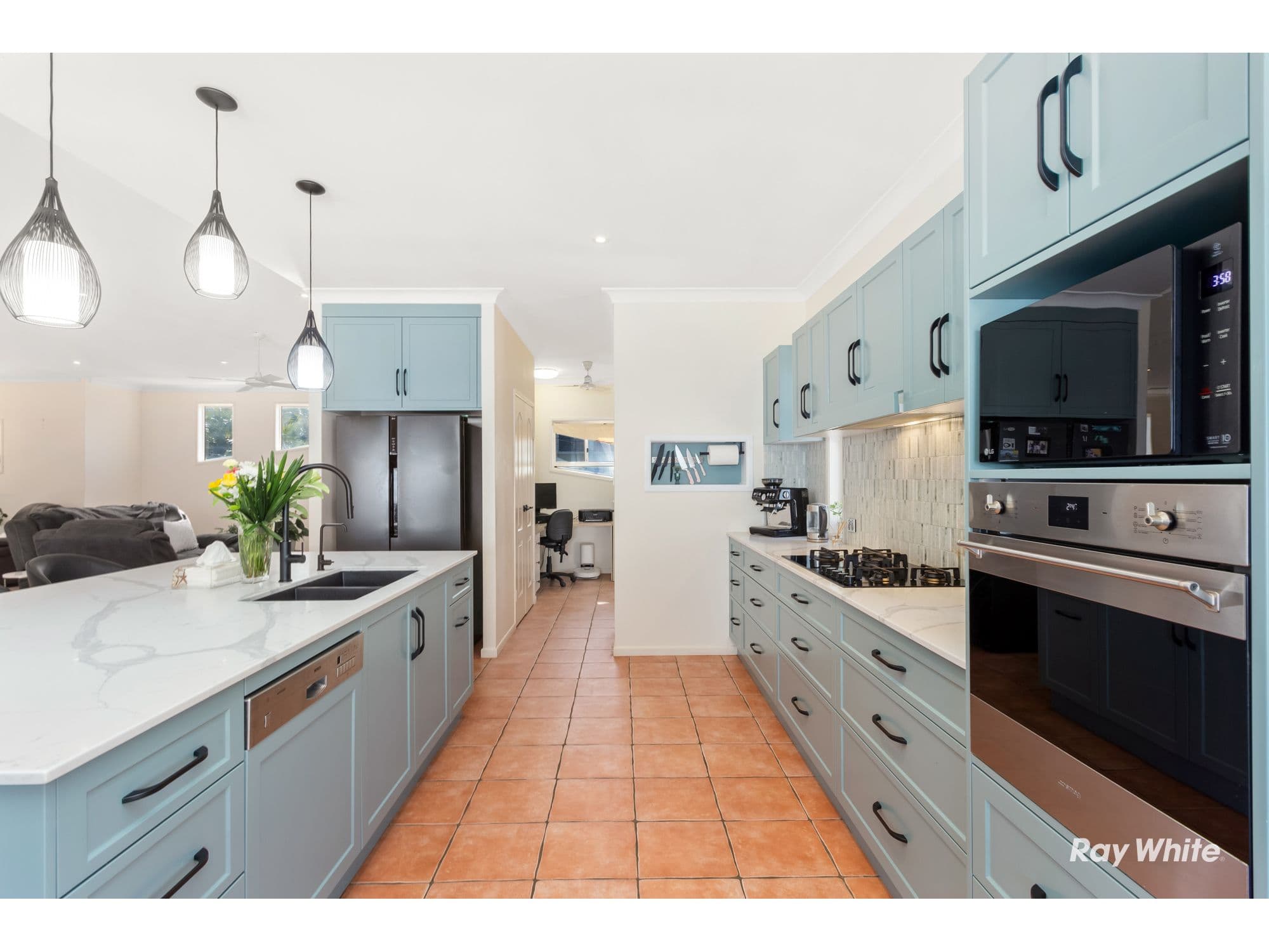 17 Cokas Avenue, Meikleville Hill QLD 4703, Meikleville Hill - Thumbnail 4