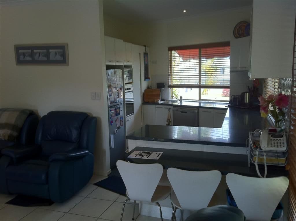 457 Charlton Esplanade, TORQUAY QLD 4655, Torquay - Thumbnail 5