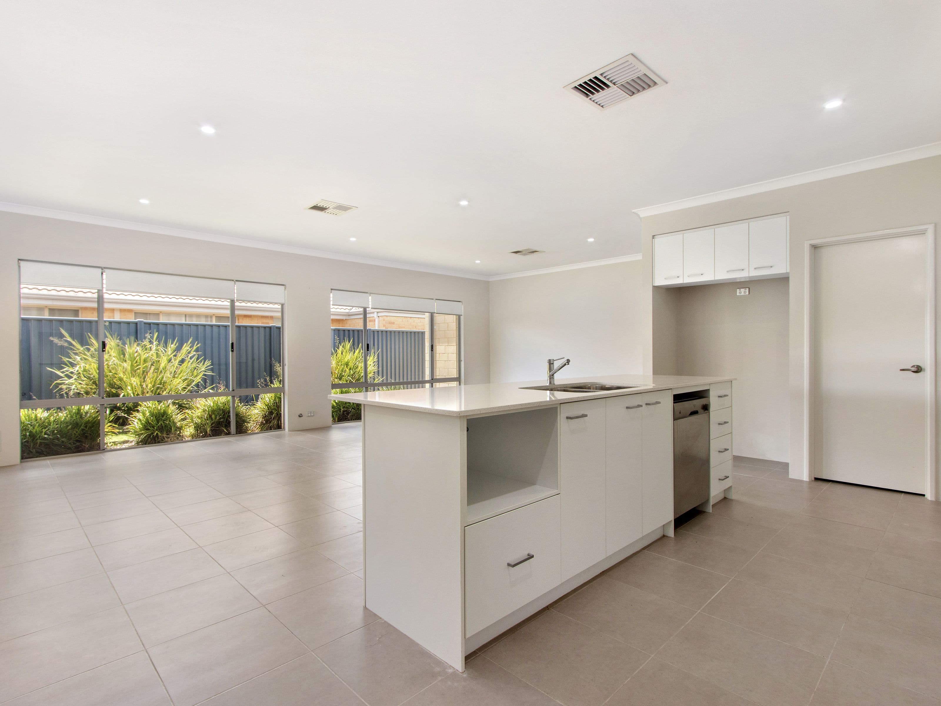 15 Lanagan Drive, Baldivis WA 6171, Baldivis - Thumbnail 6